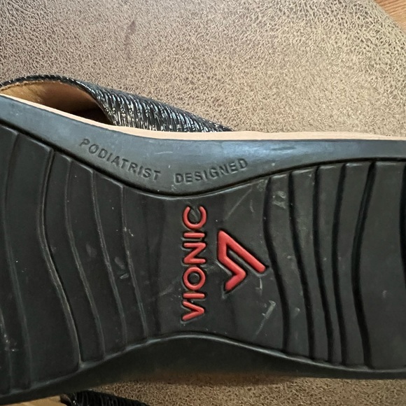 Vionic Pilar Platform Sandals - Picture 5 of 5